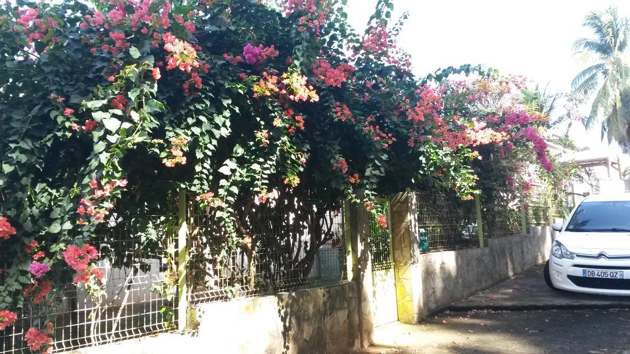 Kay Zanndoli Apartment La Trinite Luaran gambar